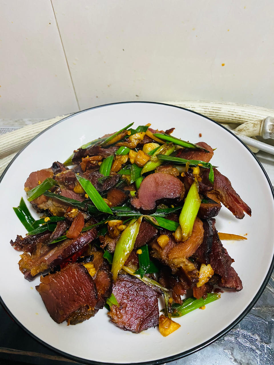 百吃不厌的湘西家常菜——腊肉炒蒜苗
