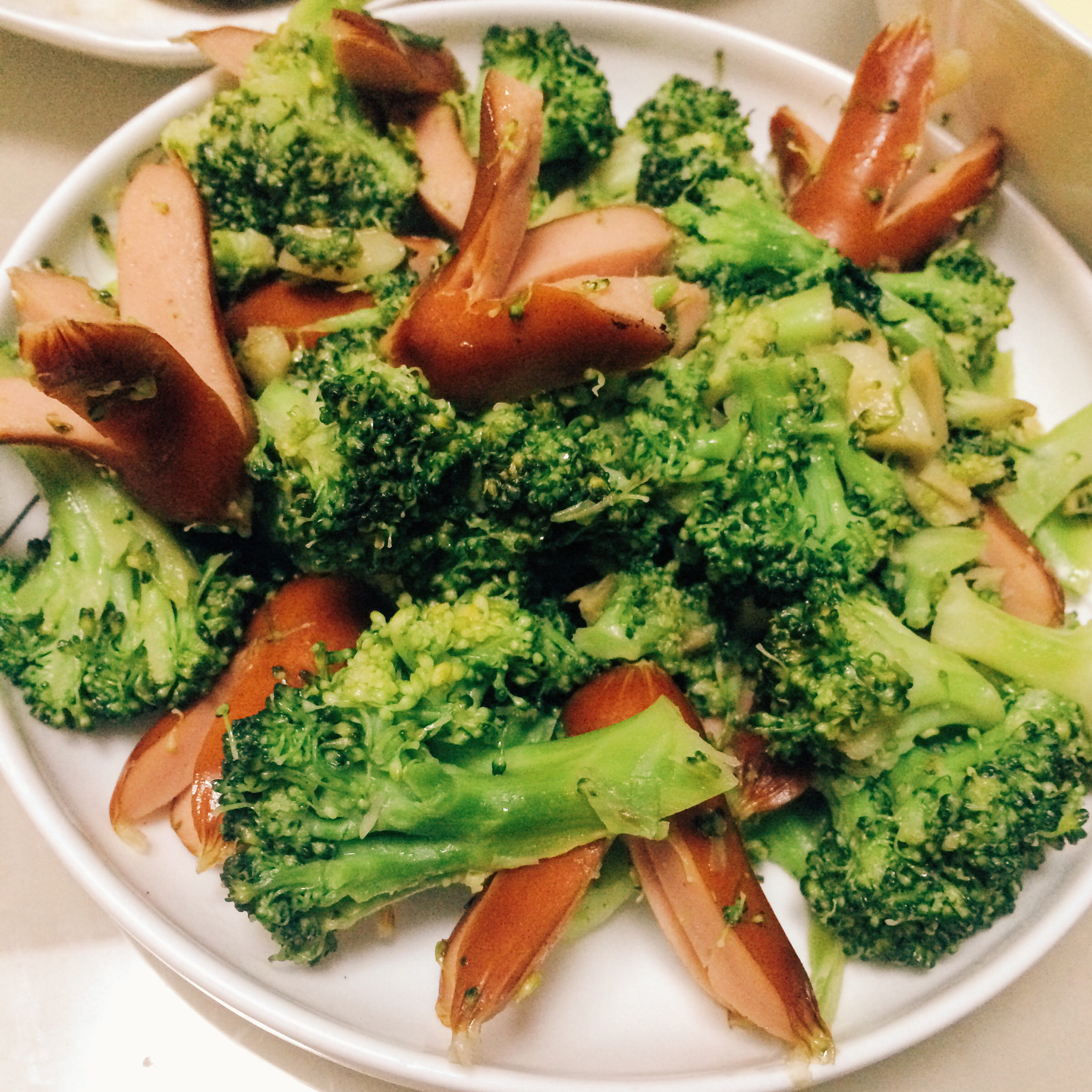 蒜香西兰花炒脆皮肠