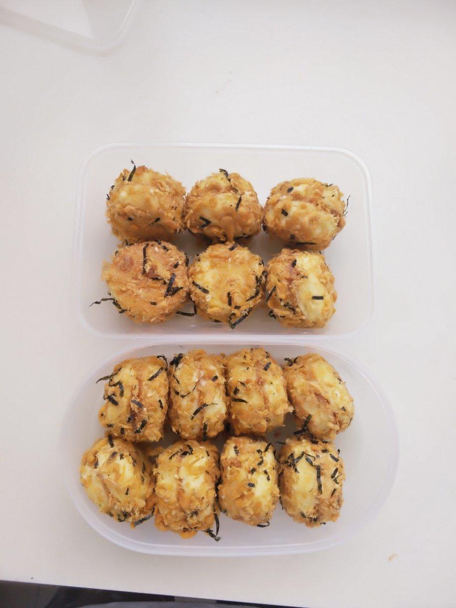 肉松小贝                 完胜鲍师傅