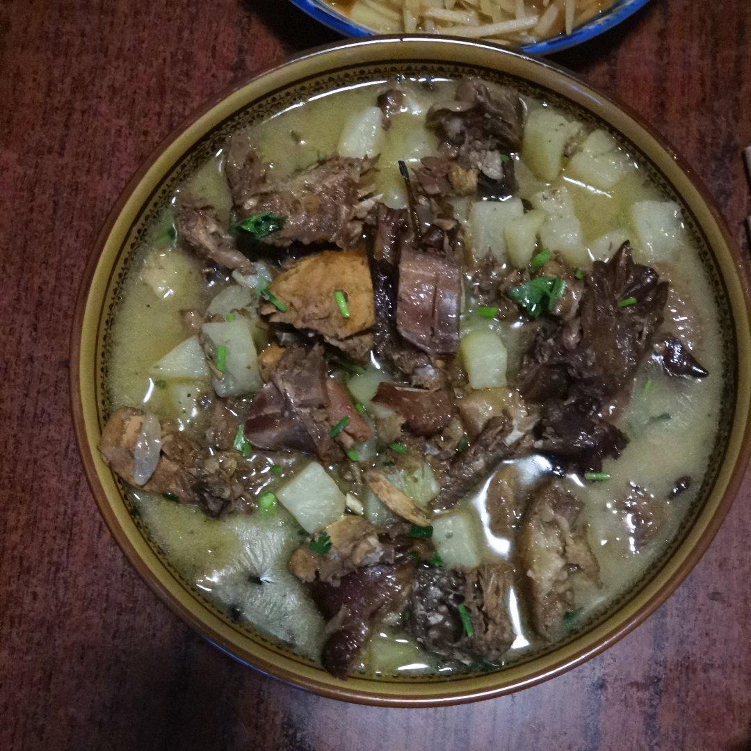 土豆炖鸡块