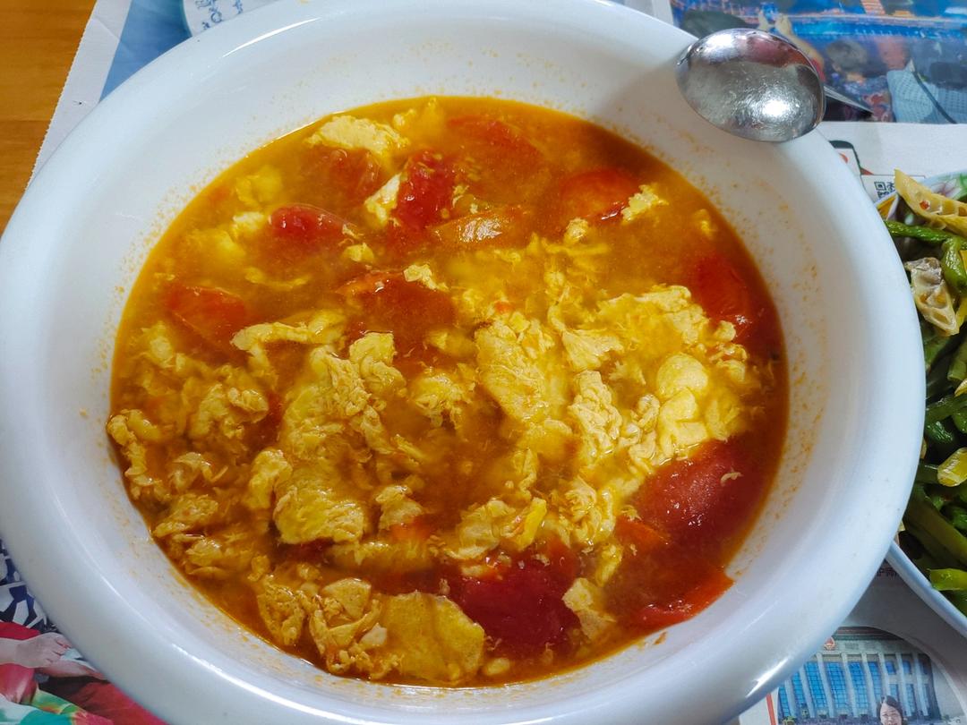 【跟我做不会错】简单又好喝的西红柿鸡蛋汤，家常又营养哦