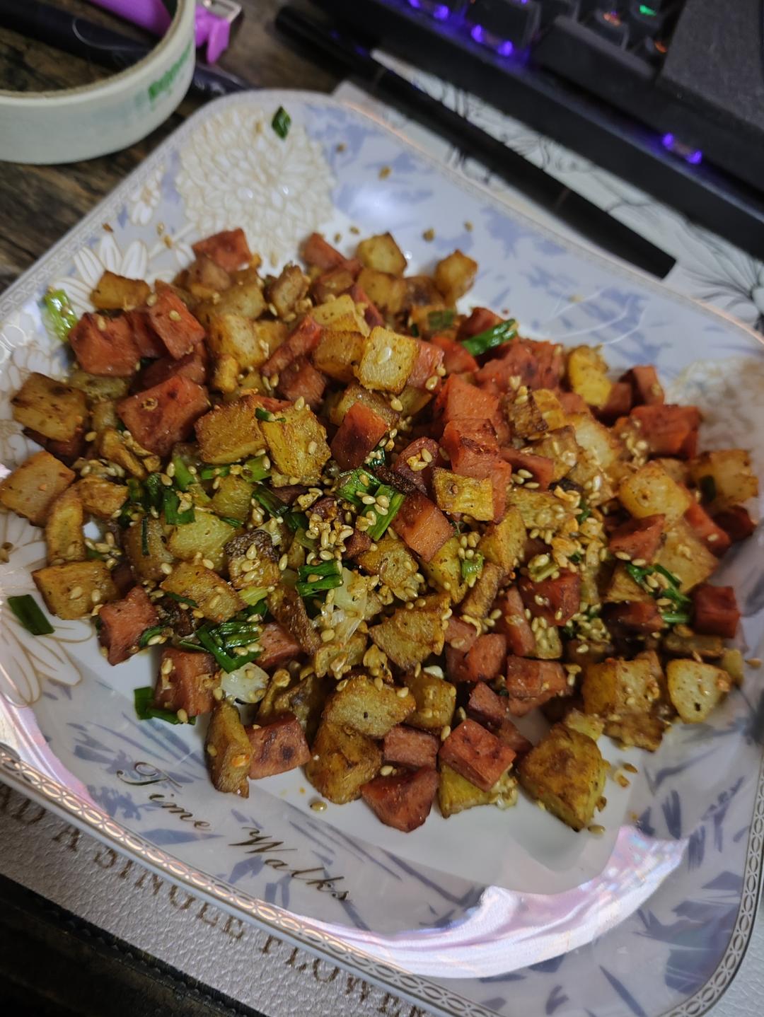 孜然土豆火腿肠 香辣过瘾还便宜！