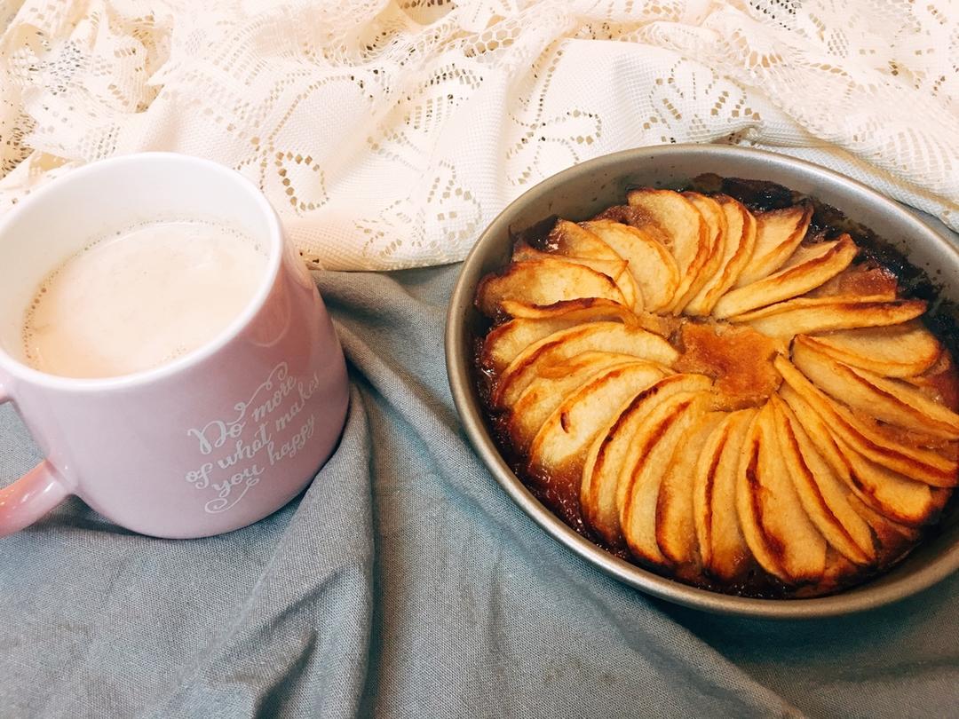 焦糖苹果肉桂杏仁派