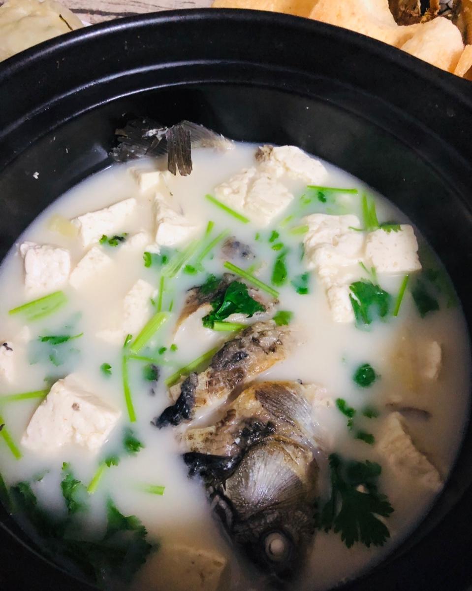 鲫鱼豆腐汤