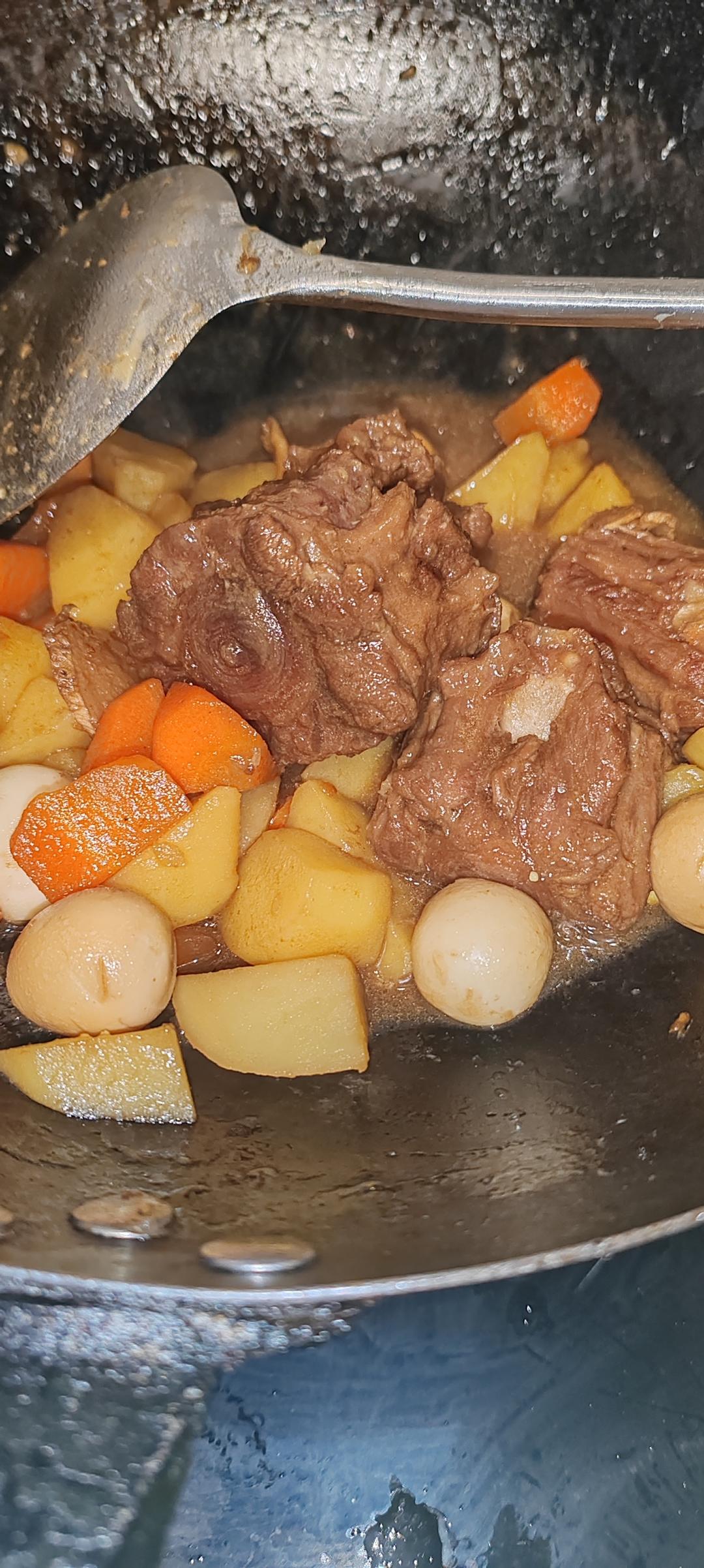 红烧牛尾（简单易上手好吃到炸！！）