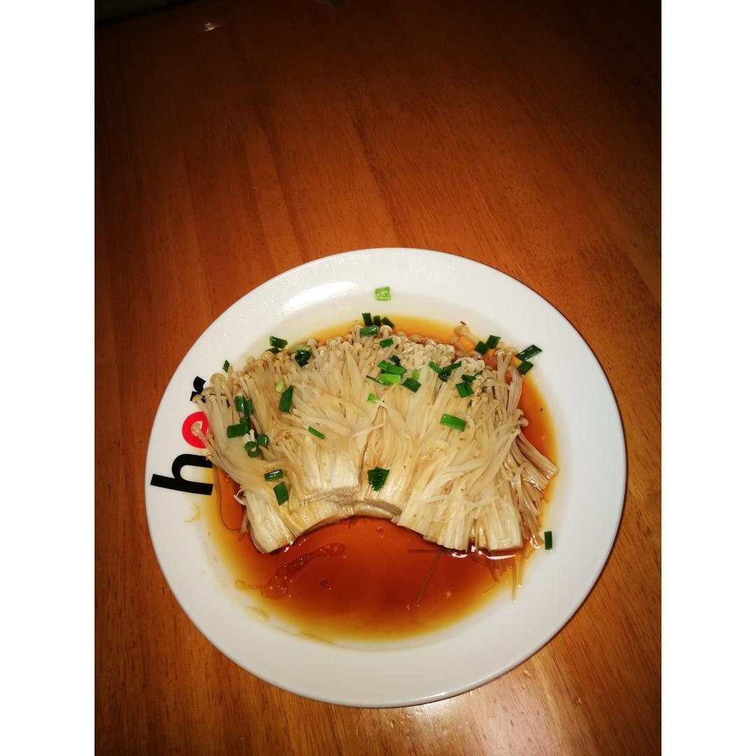 葱油金针菇——10分钟快手菜，你绝对不能错过的美味~
