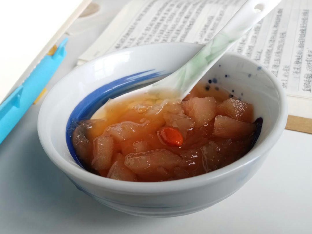 银耳冰糖炖雪梨|亲民版燕窝