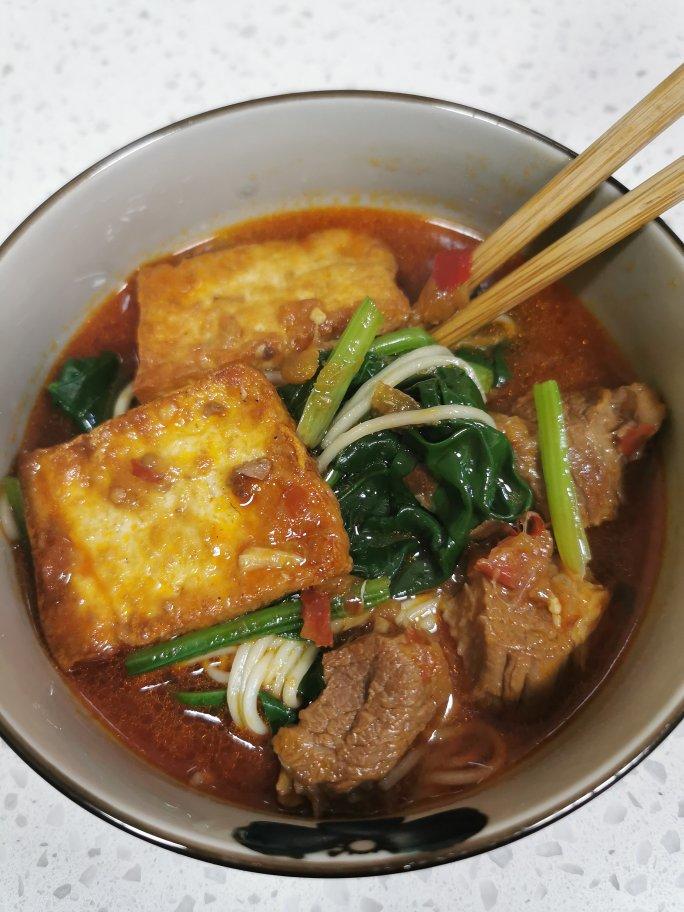 香辣牛肉面