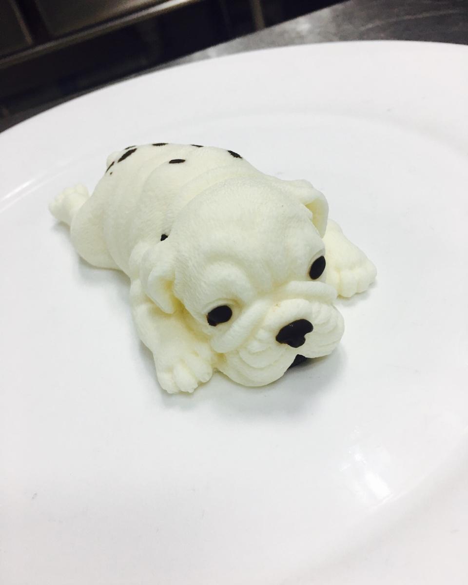 网红沙皮狗慕斯蛋糕