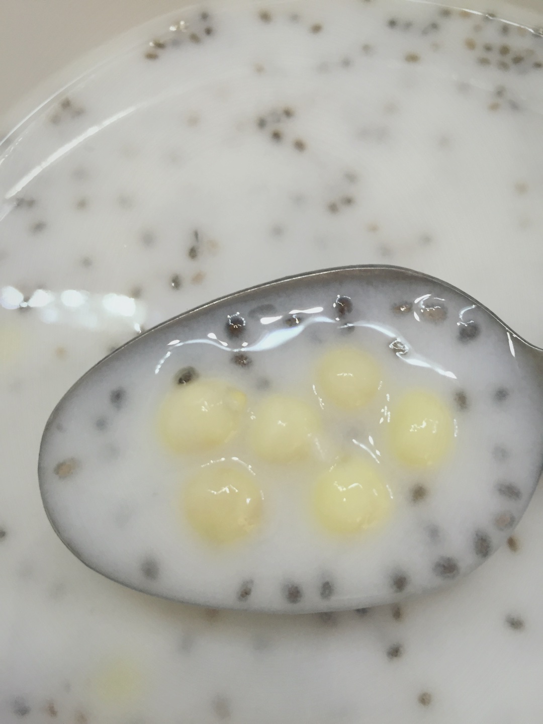 椰汁西米芡实羹的做法