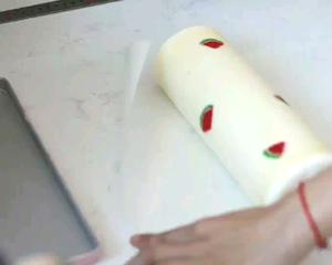 手绘西瓜🍉天使蛋糕卷→草莓蛋糕卷姊妹篇的做法 步骤17
