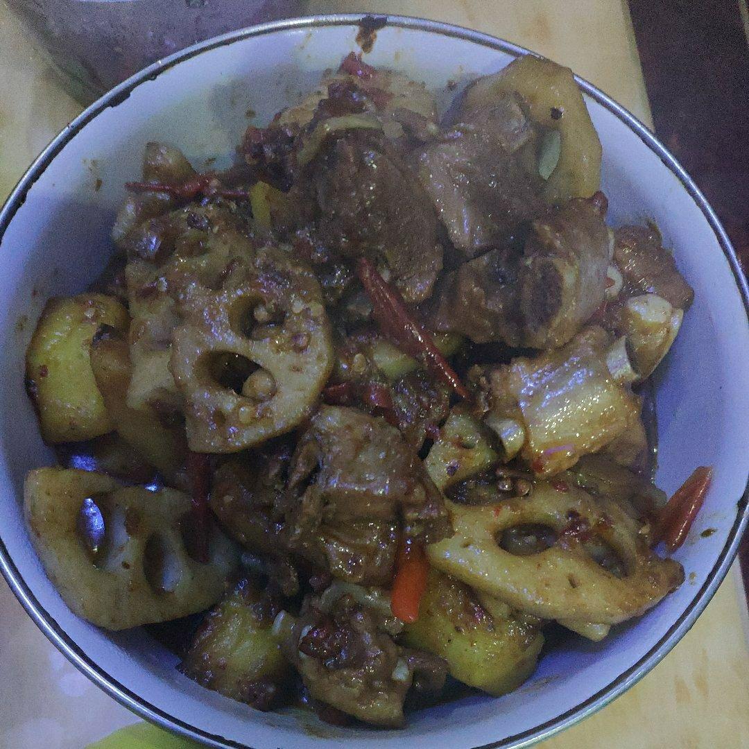 莲藕土豆烧排骨