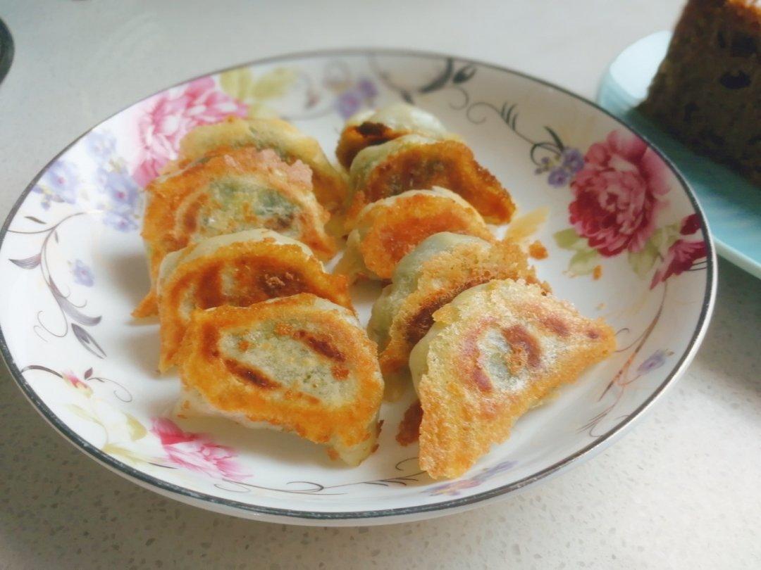 速冻水饺吃腻了吗~变锅贴吧(๑´ڡ`๑)