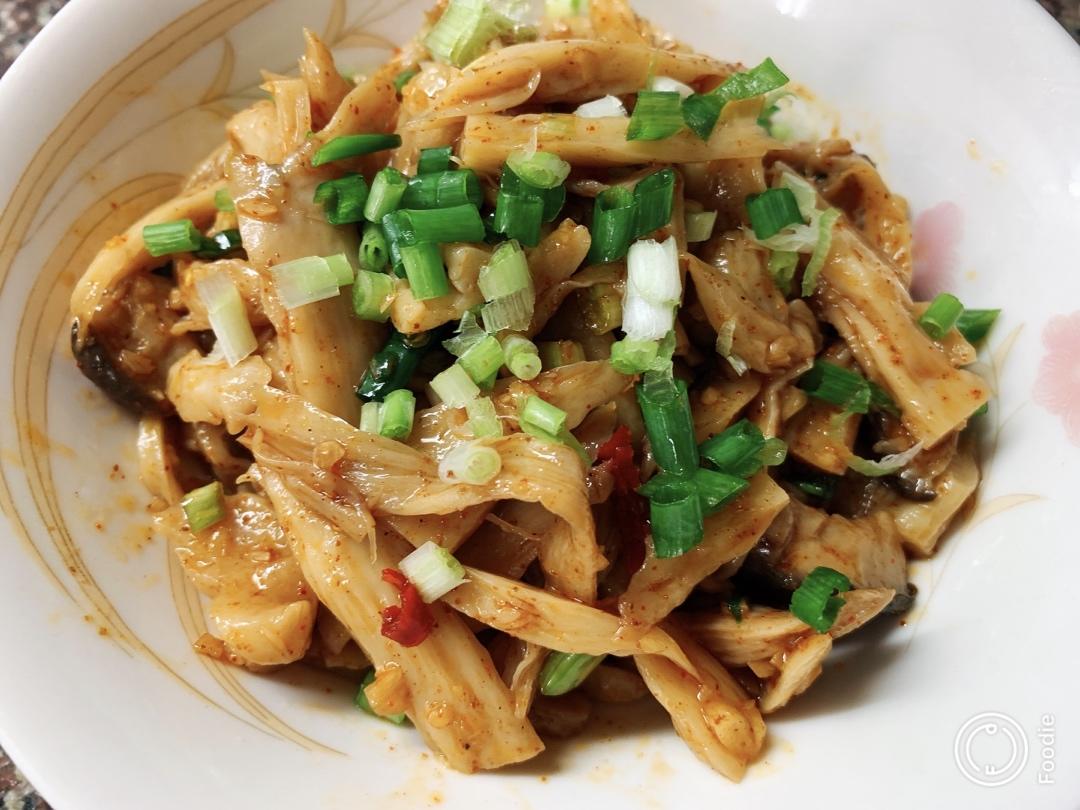 比肉还好吃的【手撕凉拌杏鲍菇】，上桌扫光光