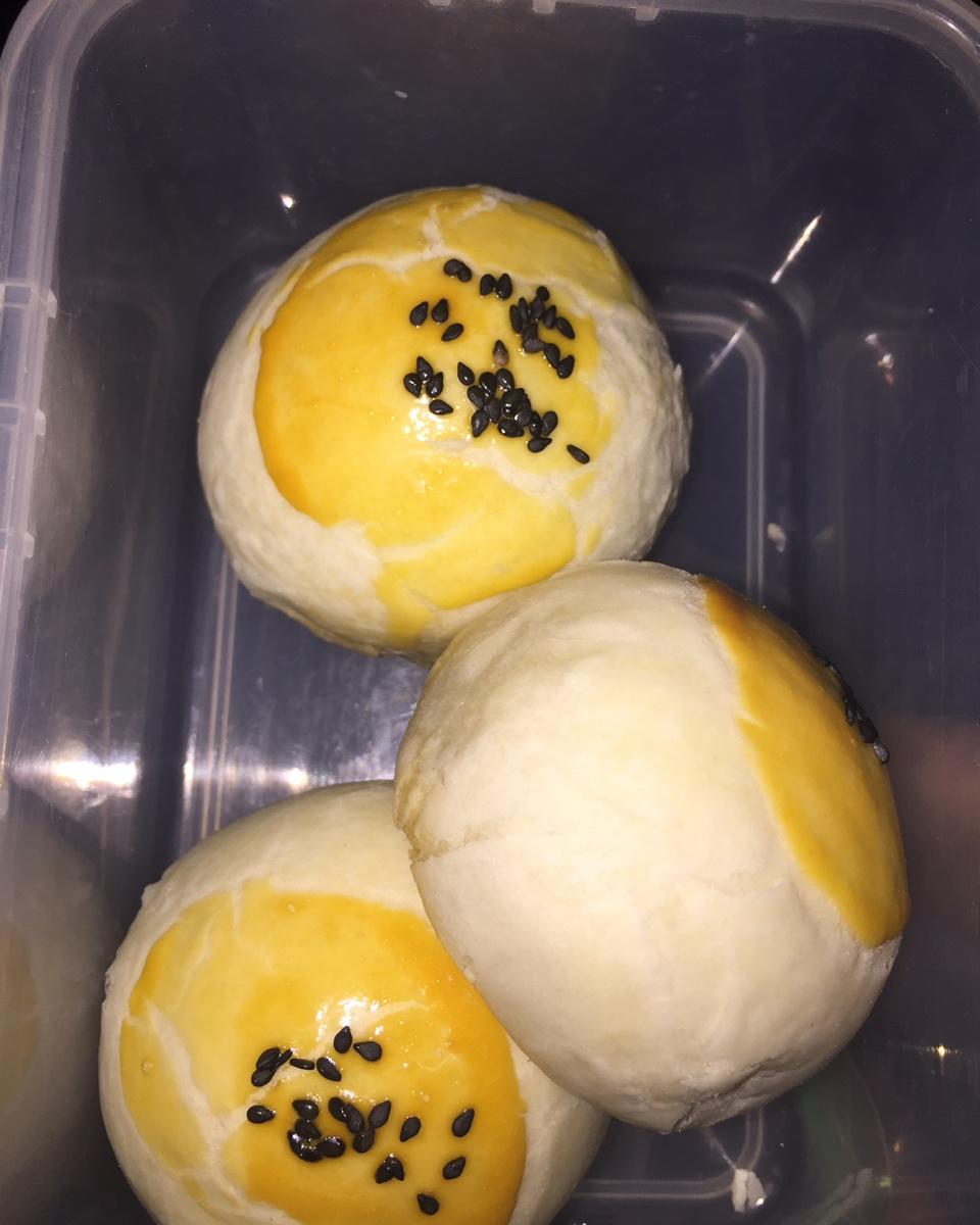 掉渣渣的蛋黄酥（超详细的方子）
