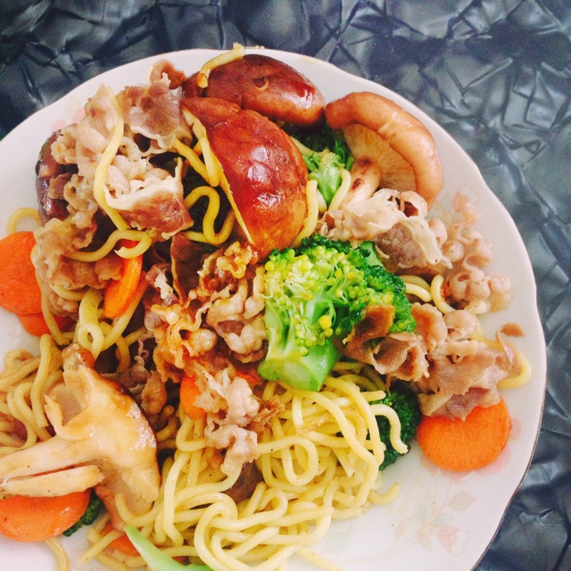 焼きそば（日式酱油炒面）