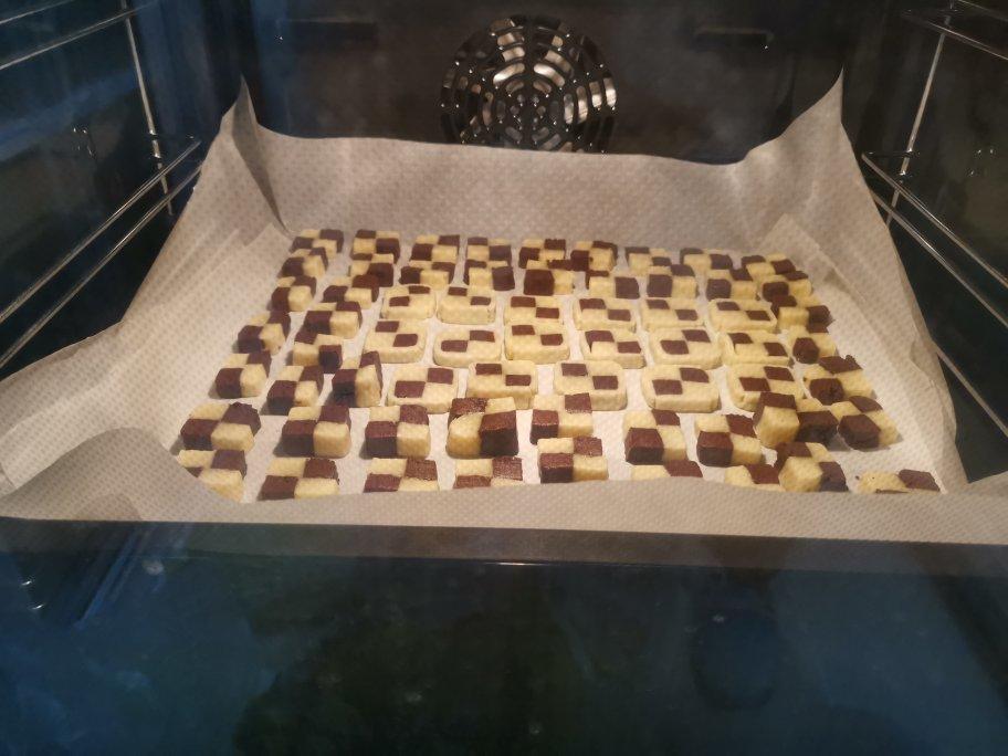 双色小棋格饼干