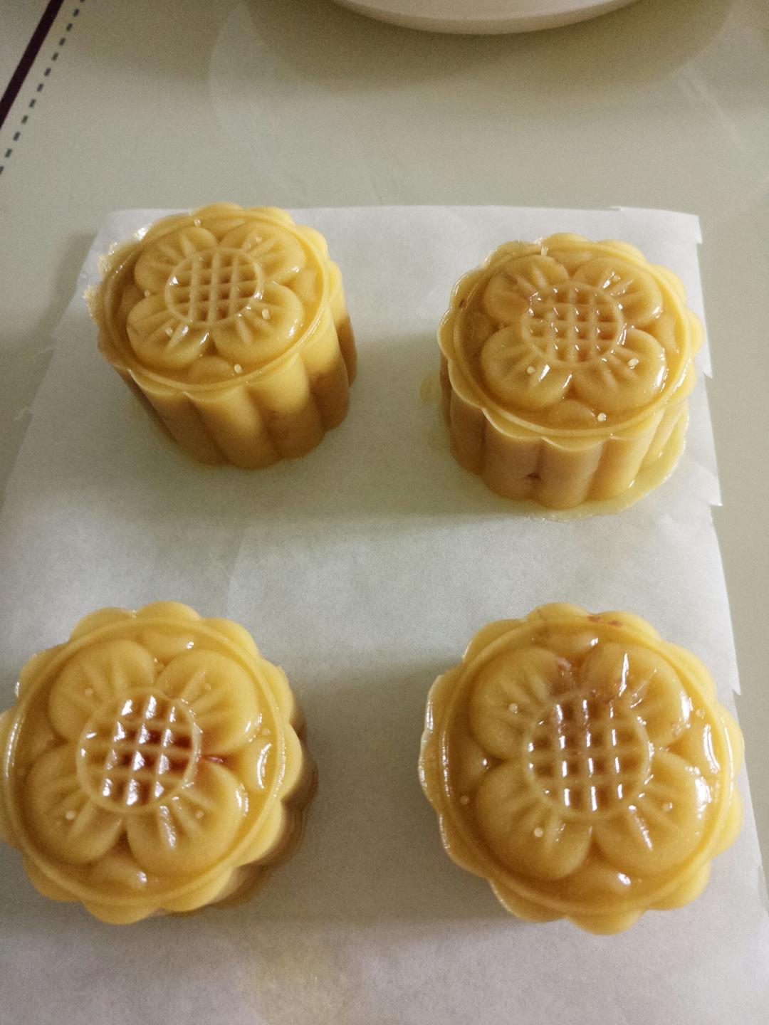 广式月饼——蛋黄莲蓉月饼