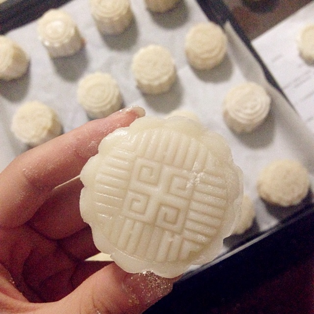 芒果芝士冰皮月饼