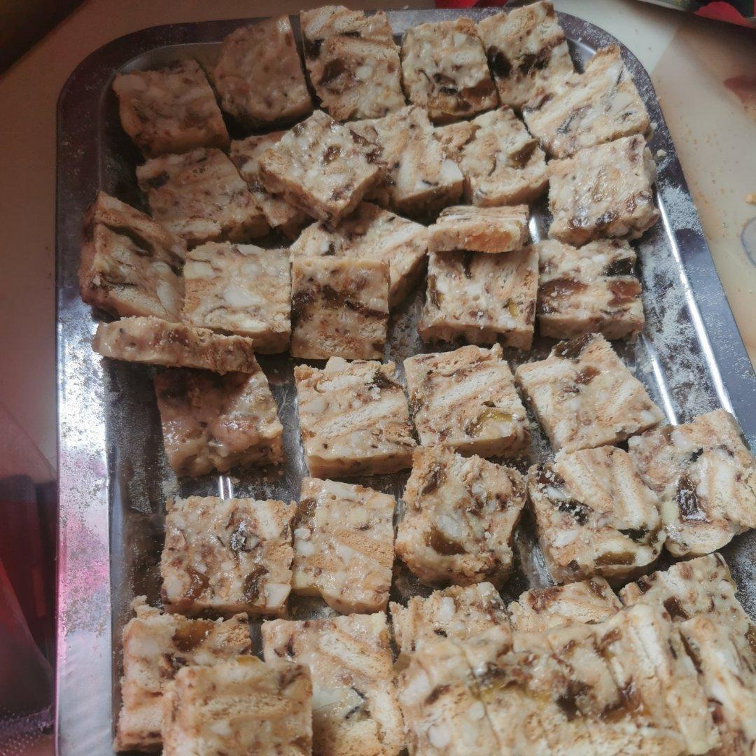 不会那么甜的雪花酥。