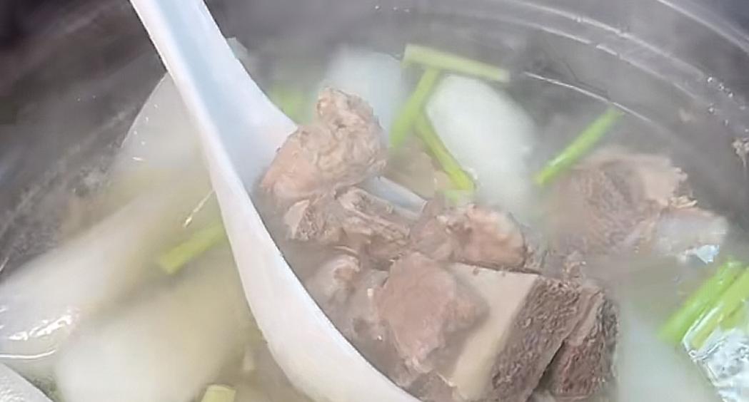萝卜猪骨汤