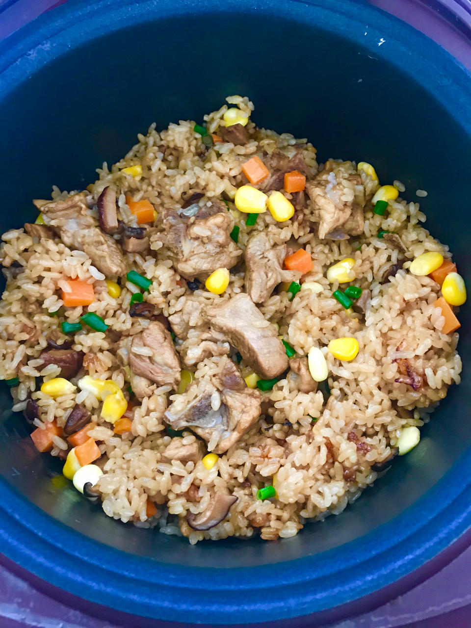 【排骨焖饭】