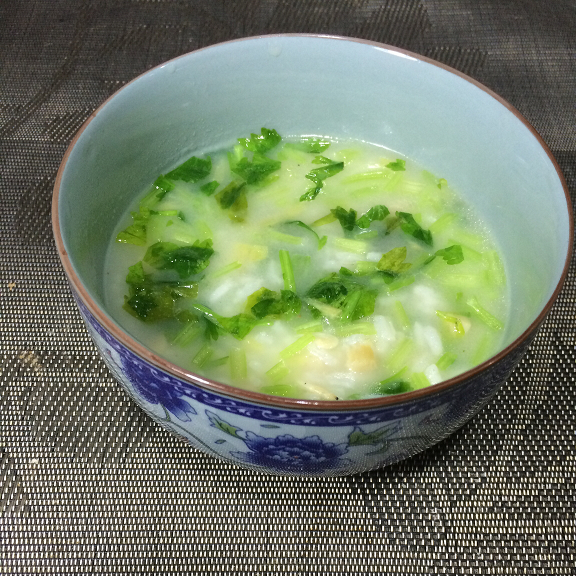 夜宵干贝虾皮粥