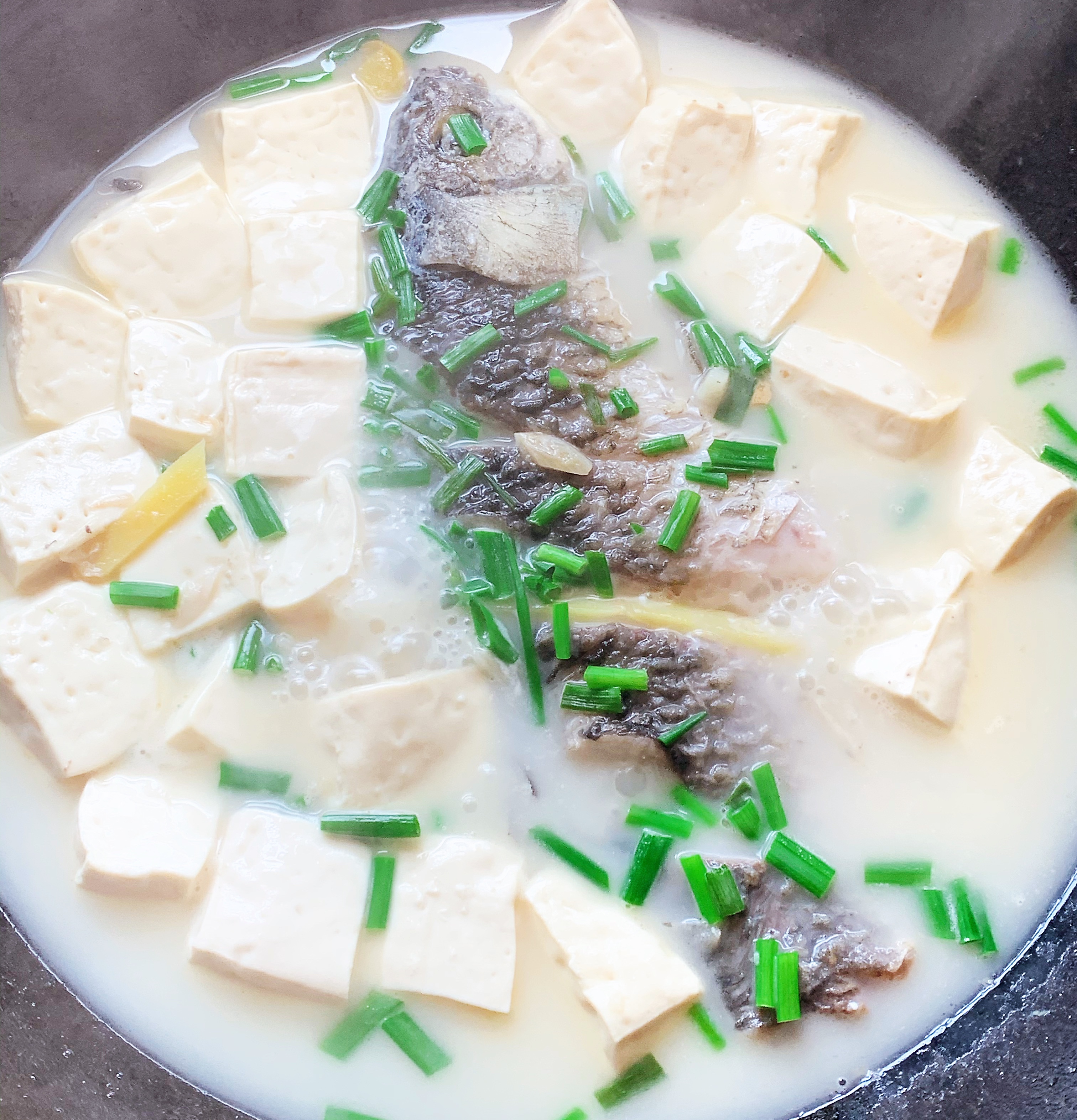 奶白鲫鱼豆腐汤的做法