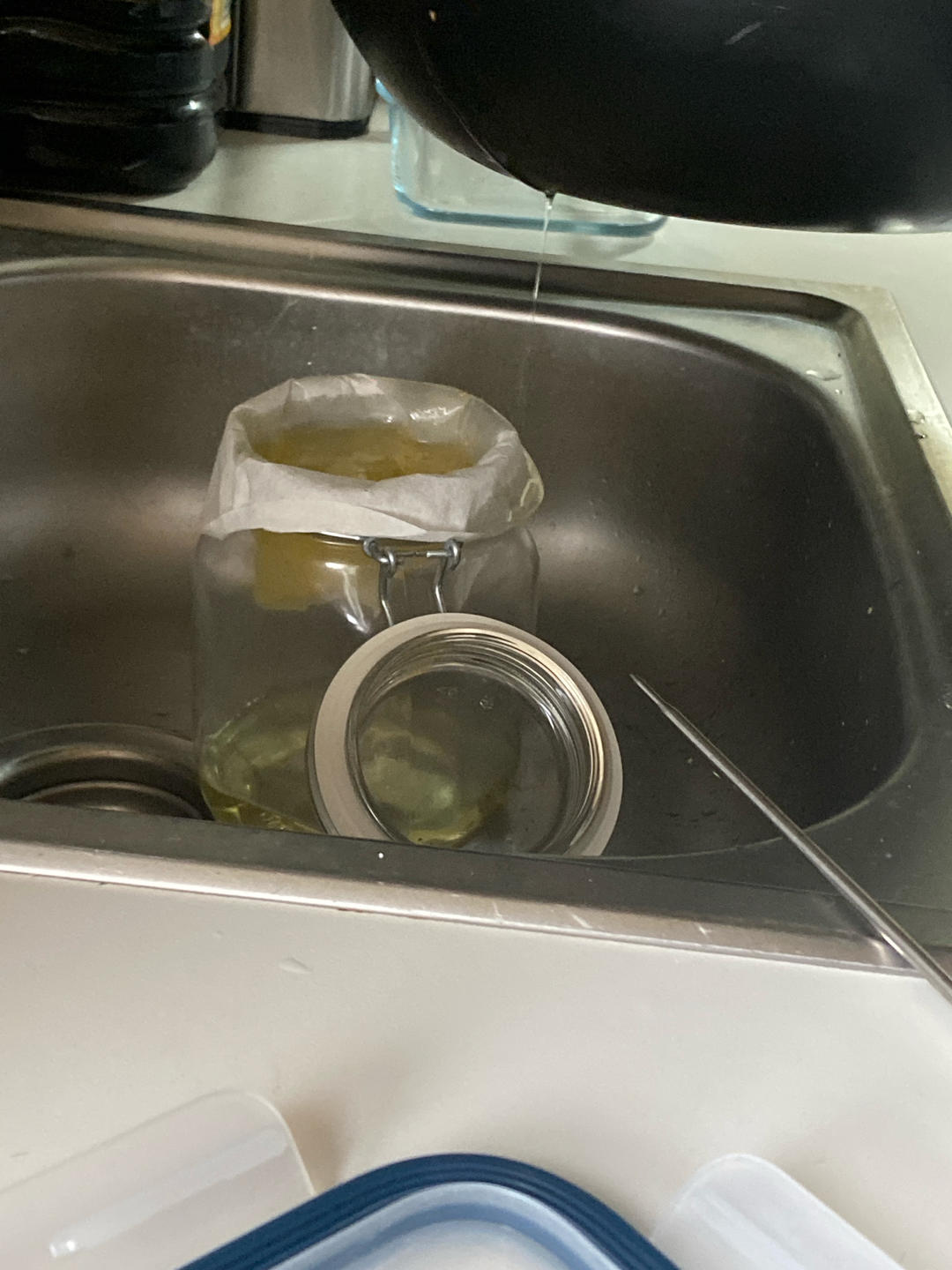 炸鸡炸一切油的处理方法