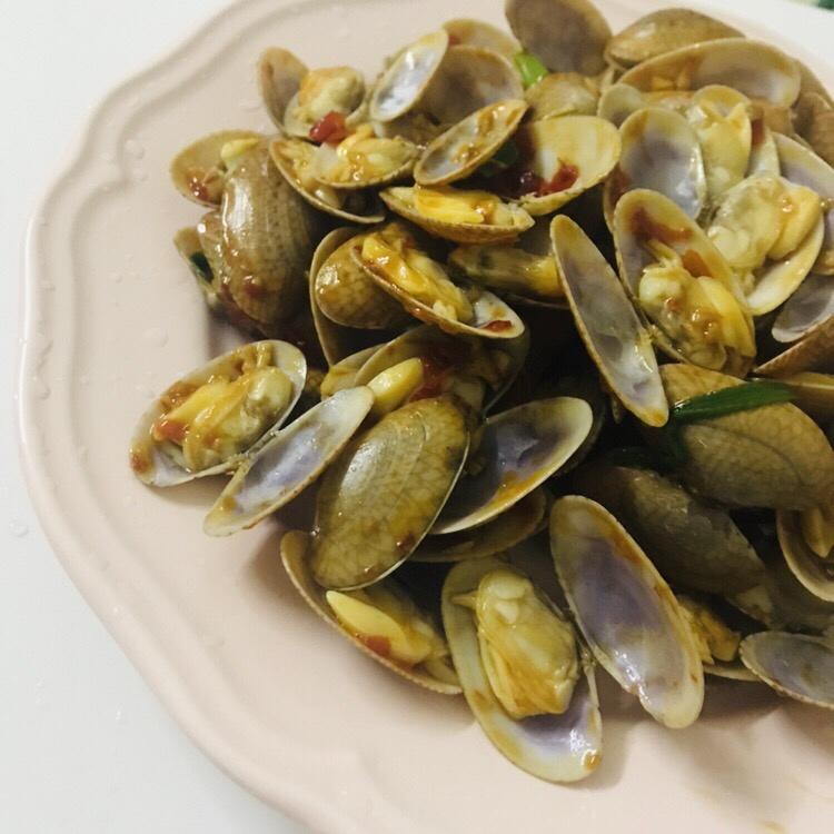 蒜香炒花甲