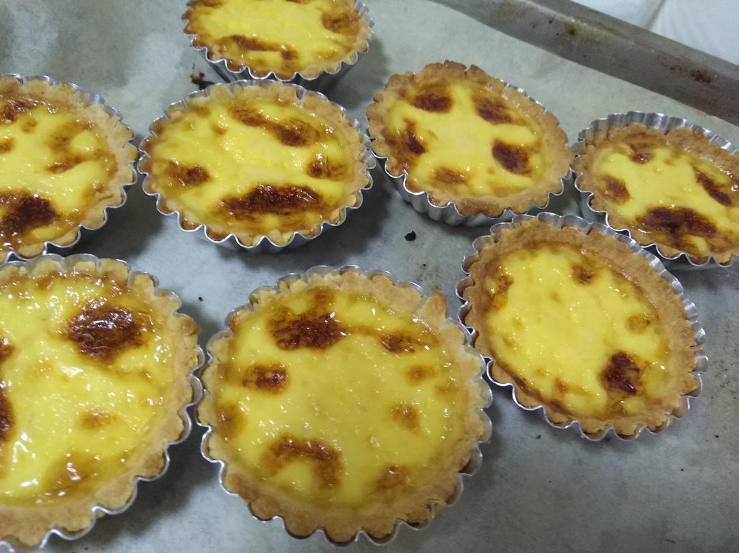 不用千层酥皮也能做出美味蛋挞【港式蛋挞】
