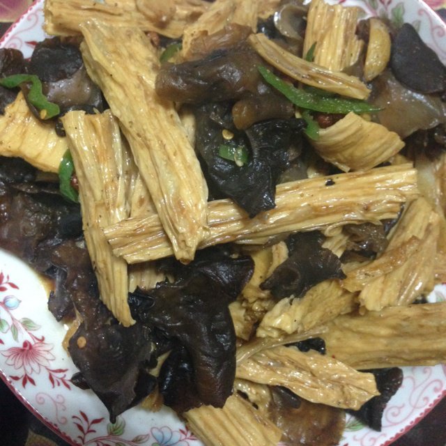 黑木耳炒腐竹