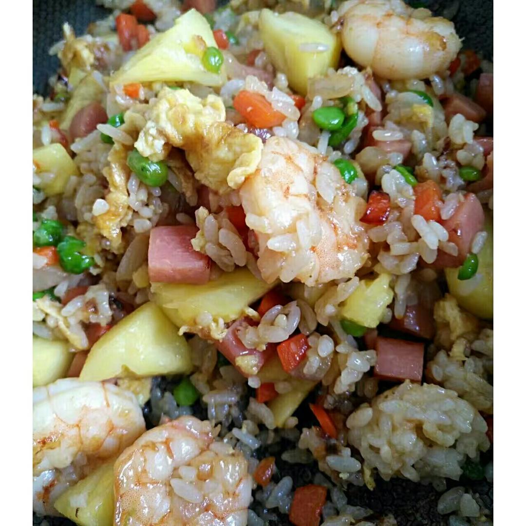 虾仁菠萝炒饭