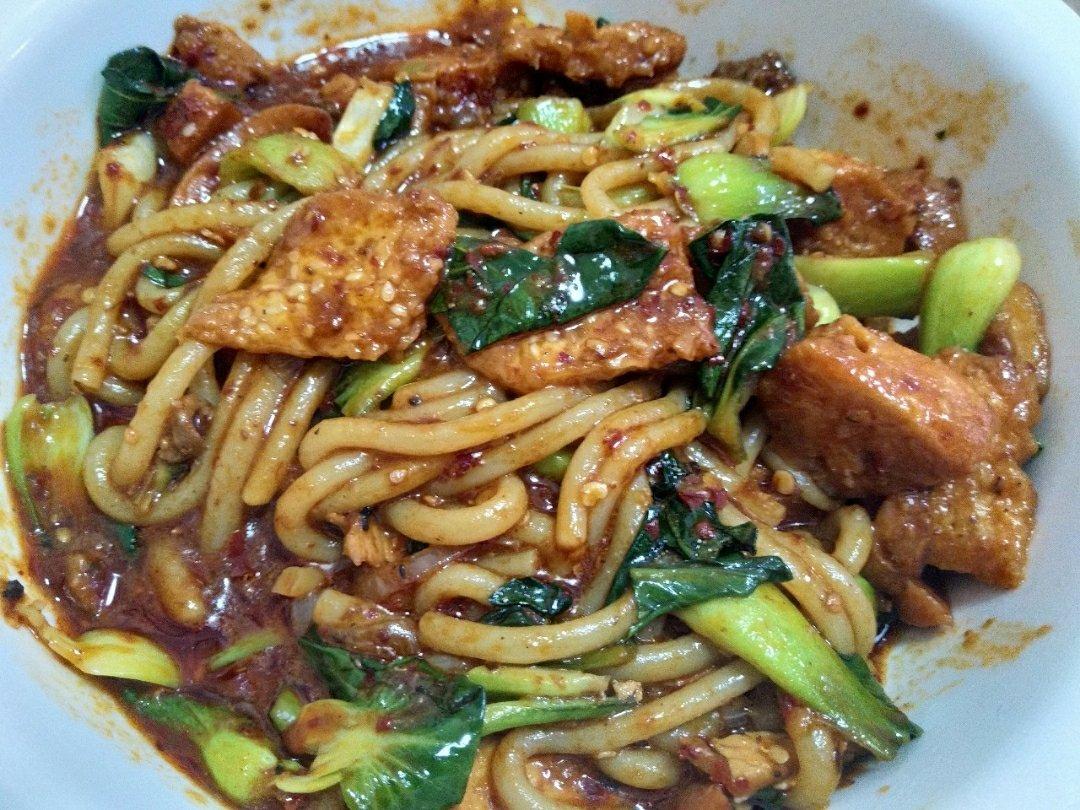 歹歹的新疆炒米粉
