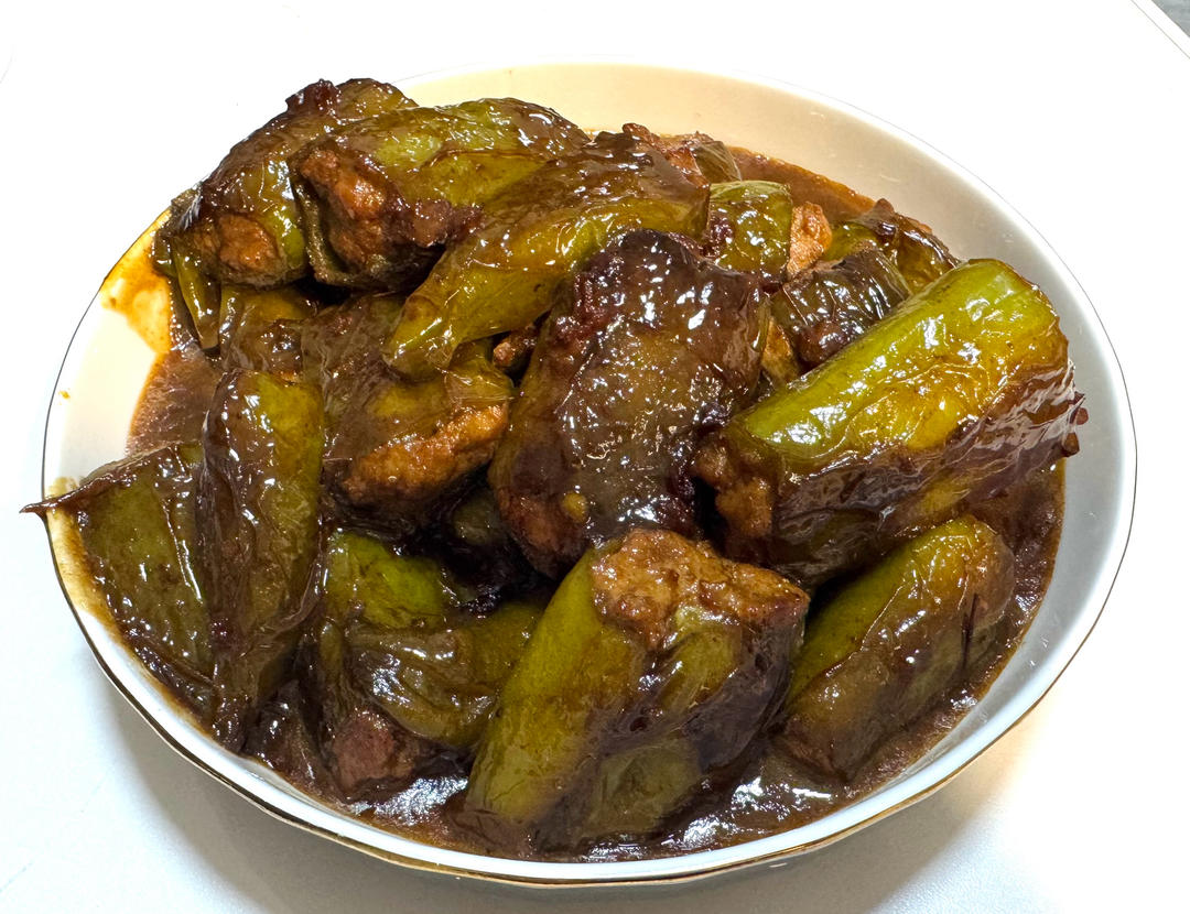 下饭菜“青椒酿肉”，香糯多汁鲜嫩下饭