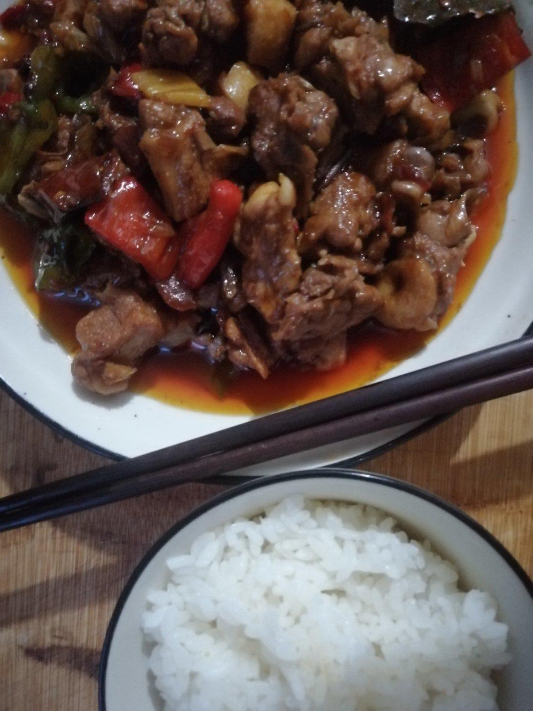 传统正宗的啤酒鸭配方和做法，鲜嫩香浓，只需炒千万不要焯水