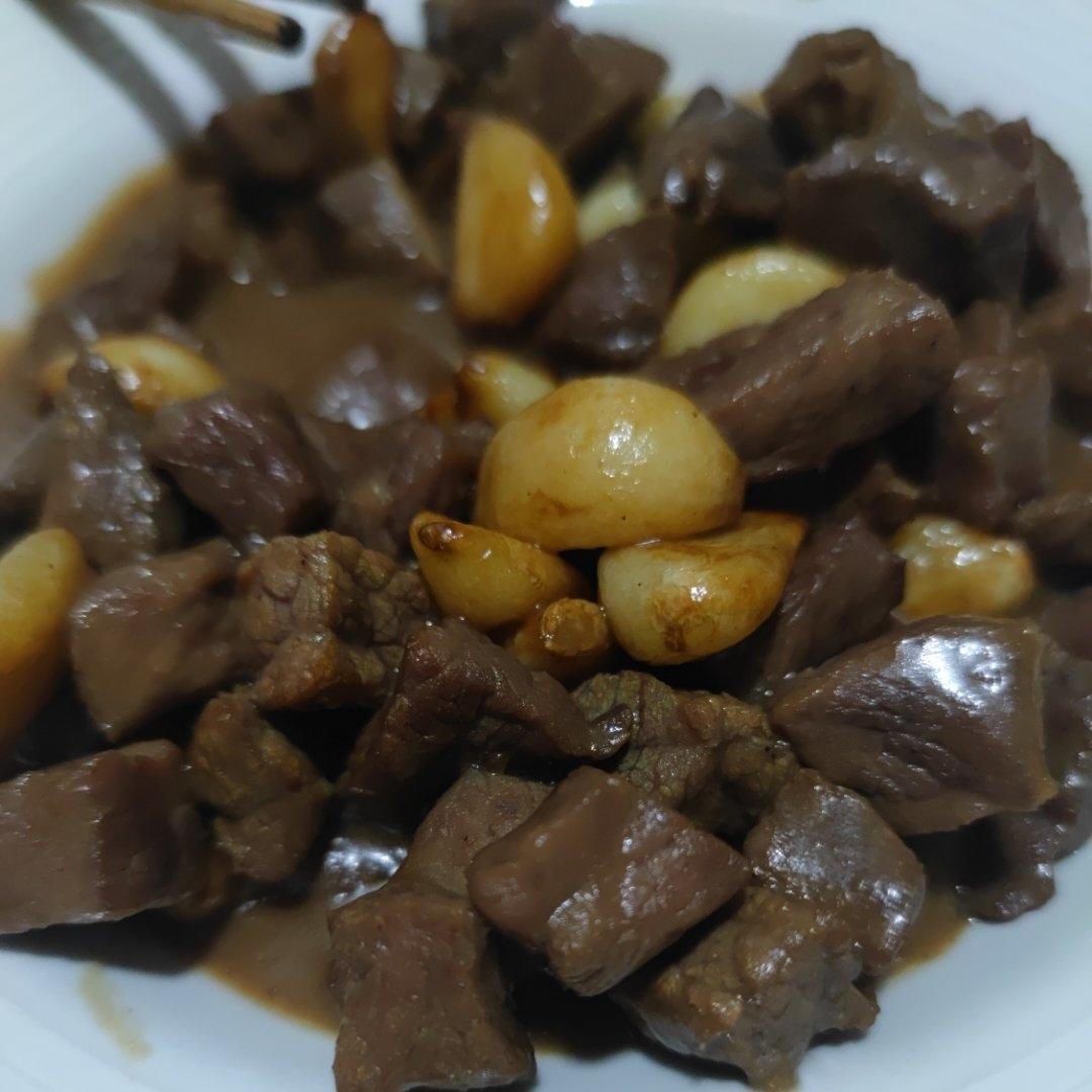 好吃到舔盘的蒜香黑椒牛肉粒