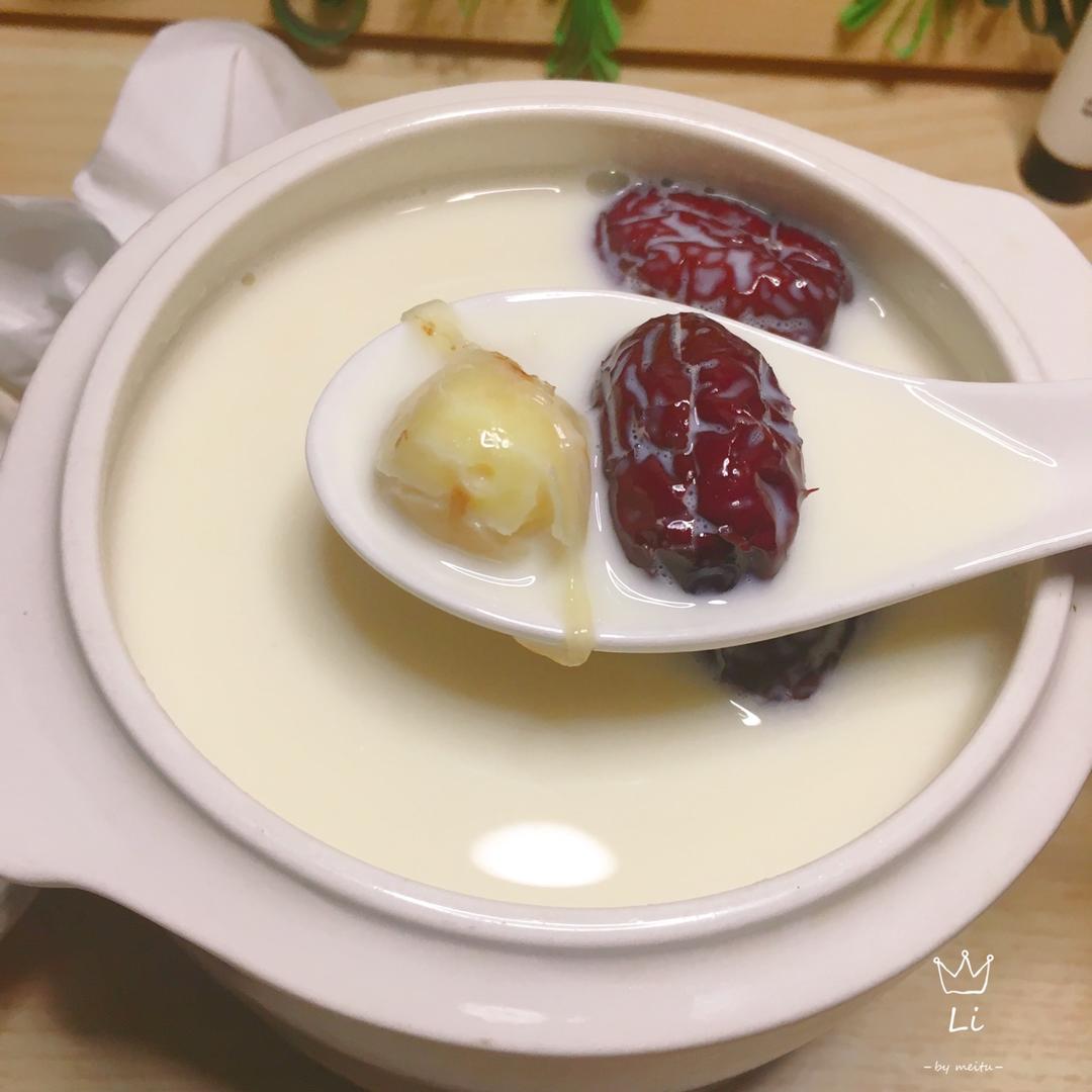 牛奶炖花胶