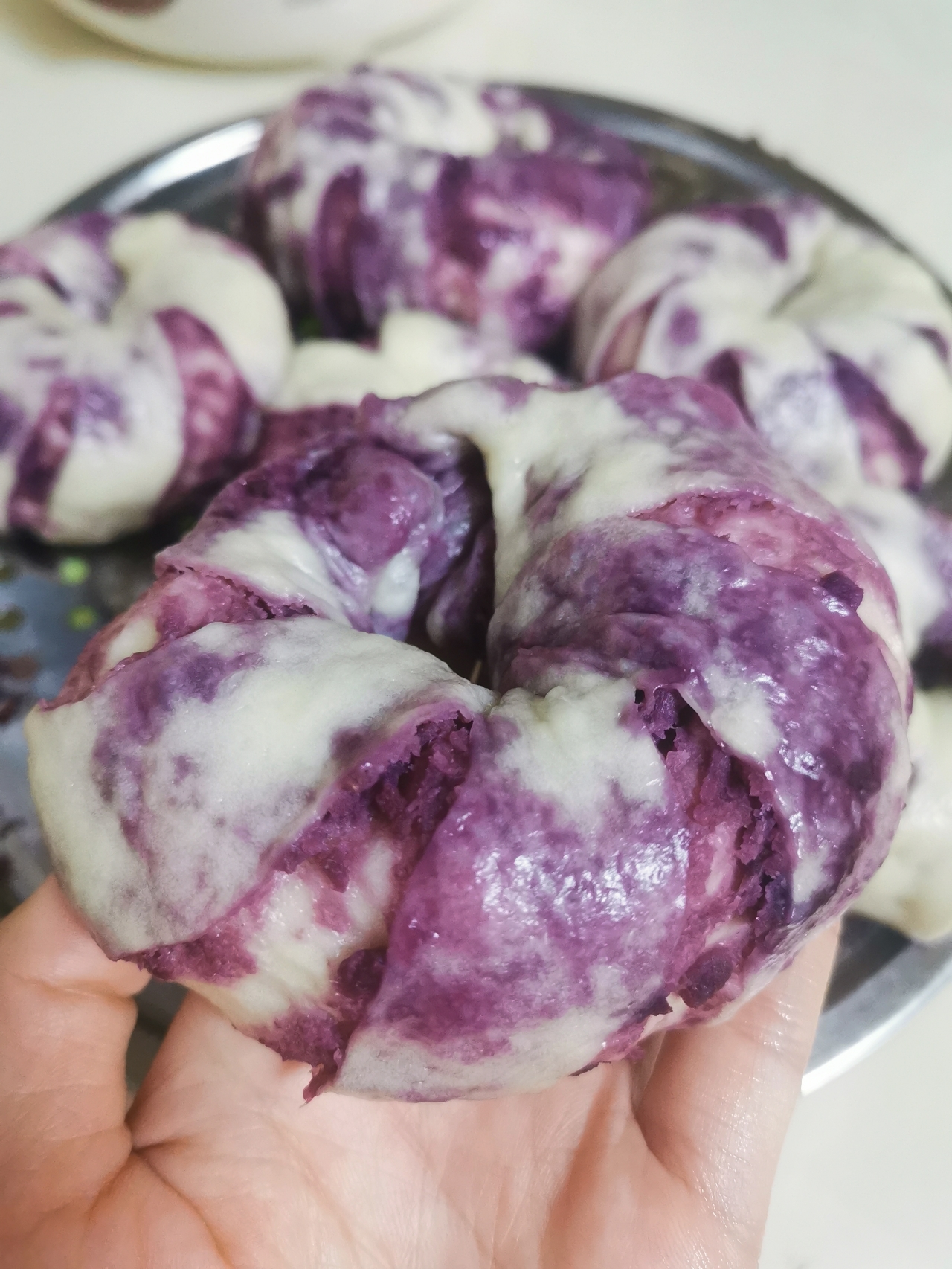 奶香紫薯毛毛虫包的做法