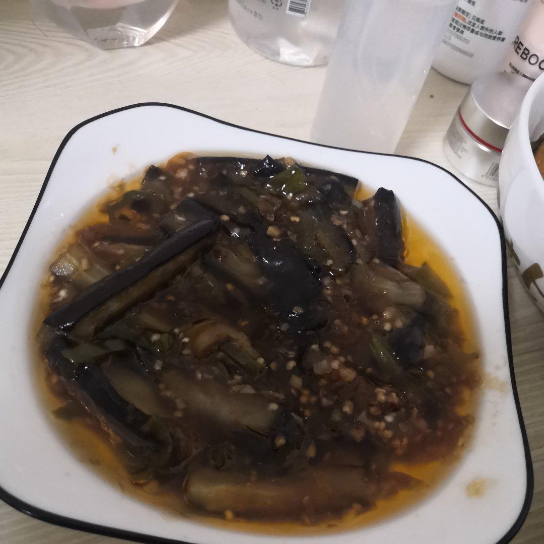 红烧茄子（佐西红柿尖椒）