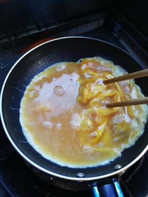 水炒鸡蛋的做法 步骤5