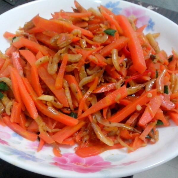 胡萝卜干虾的做法