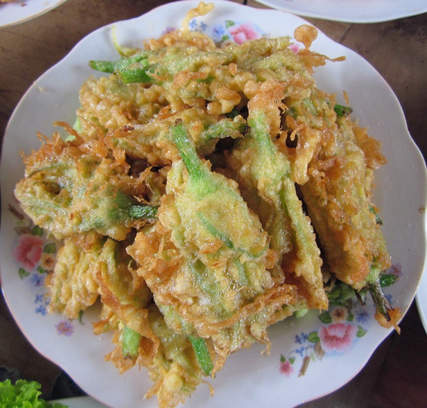 酥炸南瓜花