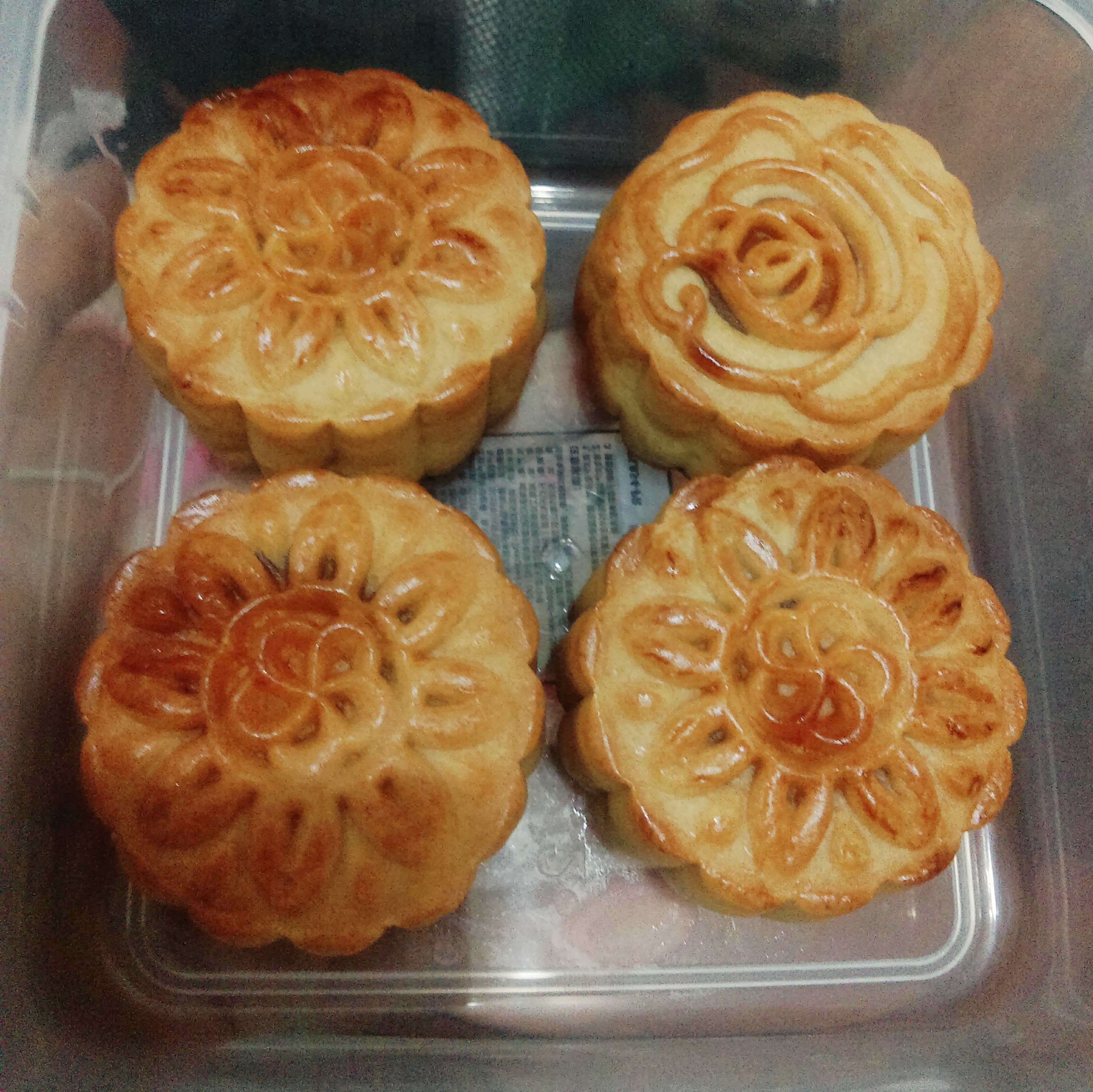 广式月饼—蛋黄莲蓉月饼