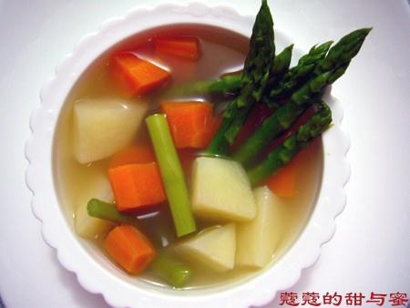 芦笋牛肉清汤的做法