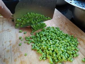 豇豆疙瘩汤的做法 步骤1