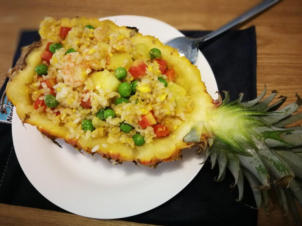 虾仁菠萝炒饭