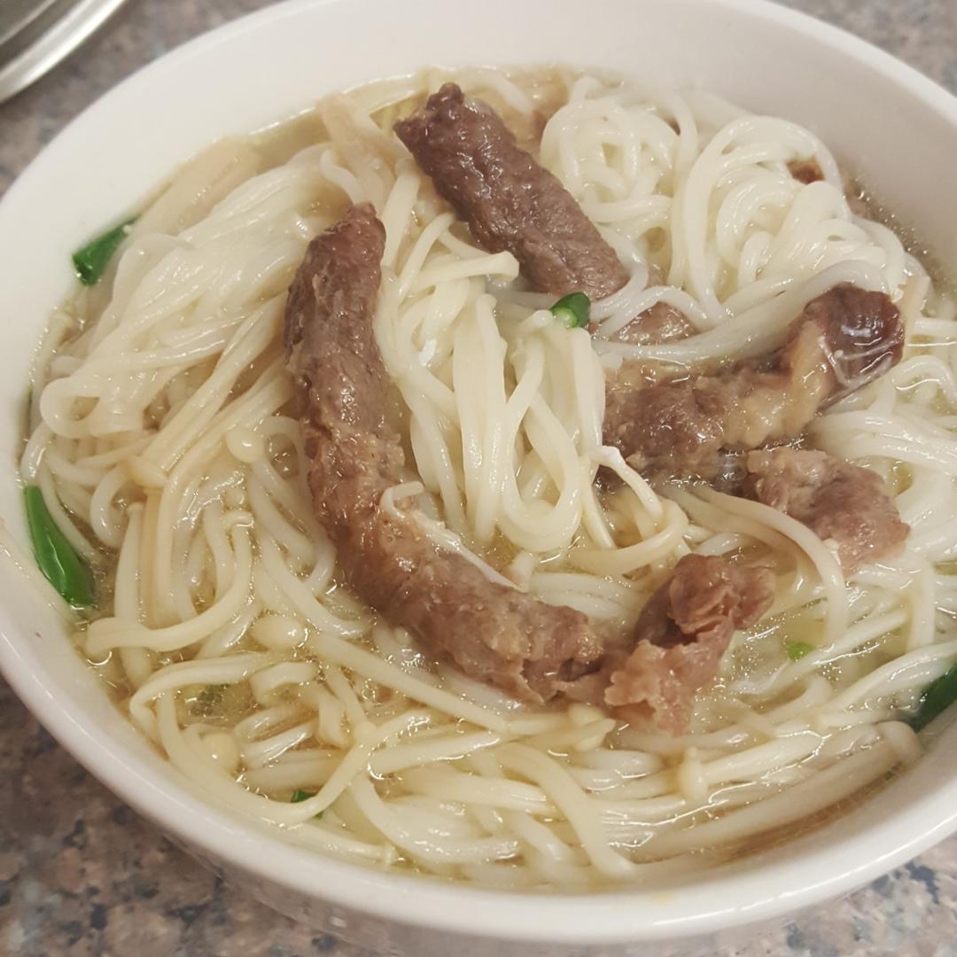 金针菇肥牛面
