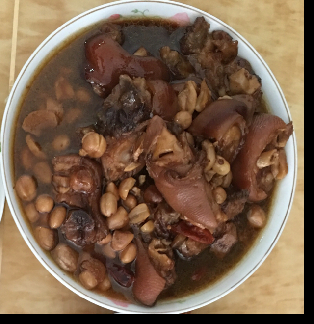 花生黄豆焖猪手