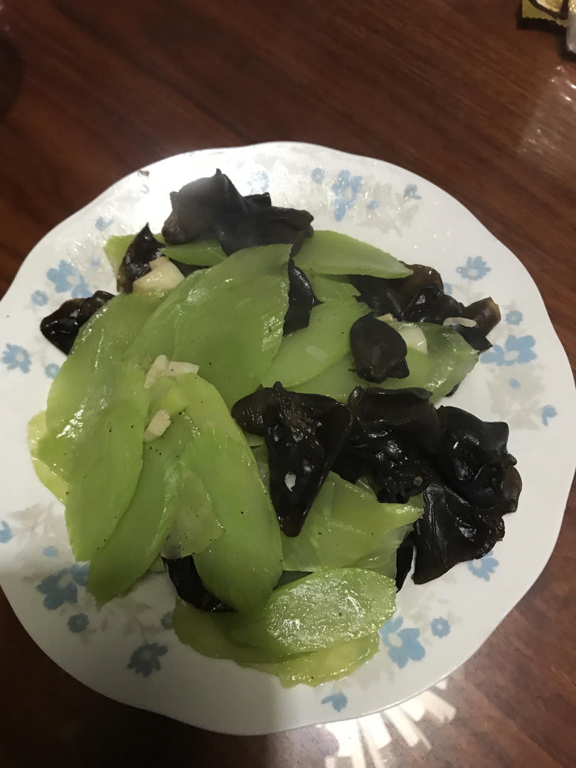 清炒莴笋炒木耳